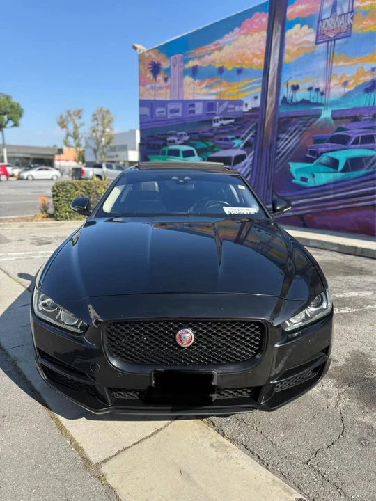 2017 Jaguar XE - Image 2 of 11