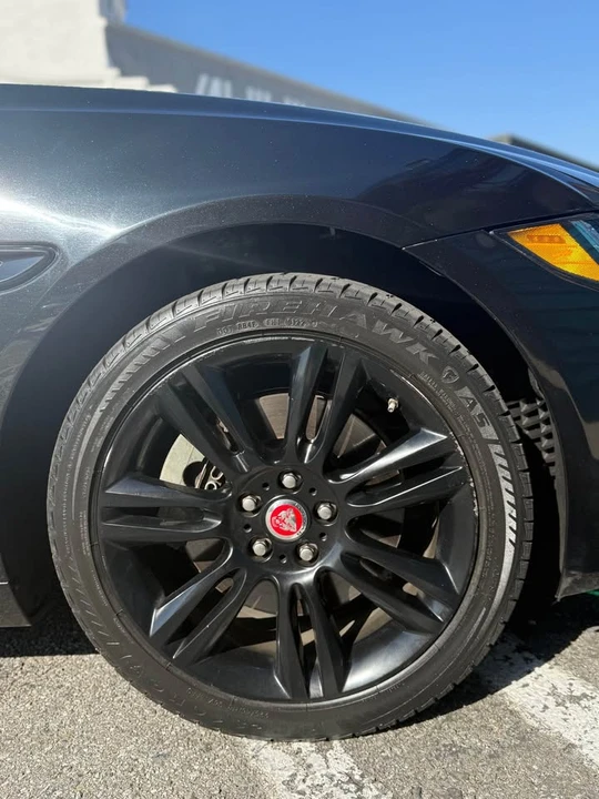 2017 Jaguar XE - Image 11 of 11
