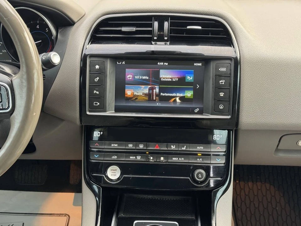 2017 Jaguar XE - Image 16 of 20