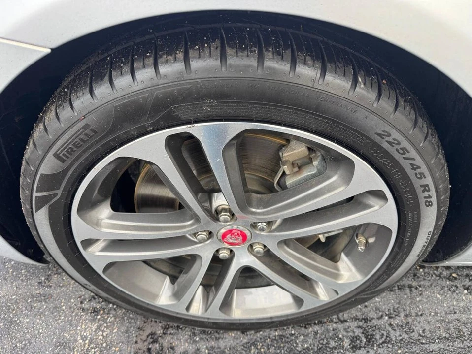 2017 Jaguar XE - Image 20 of 20