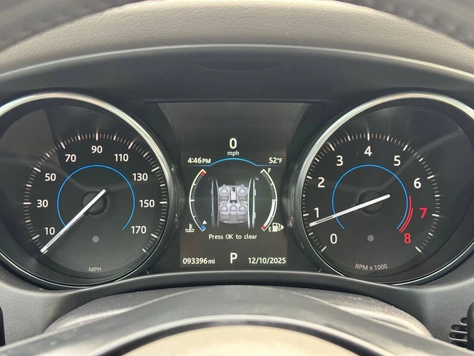 2017 Jaguar XE - Image 17 of 20