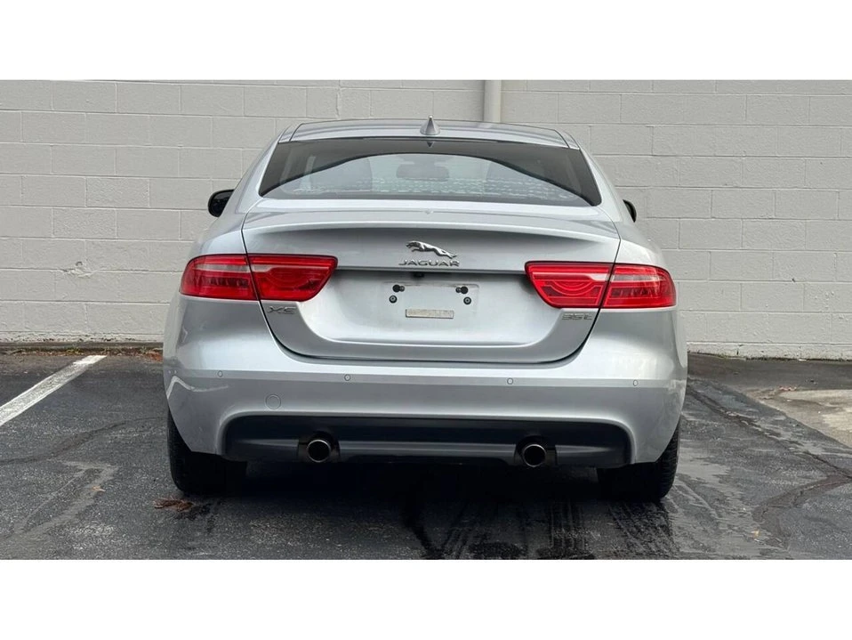 2017 Jaguar XE - Image 4 of 20