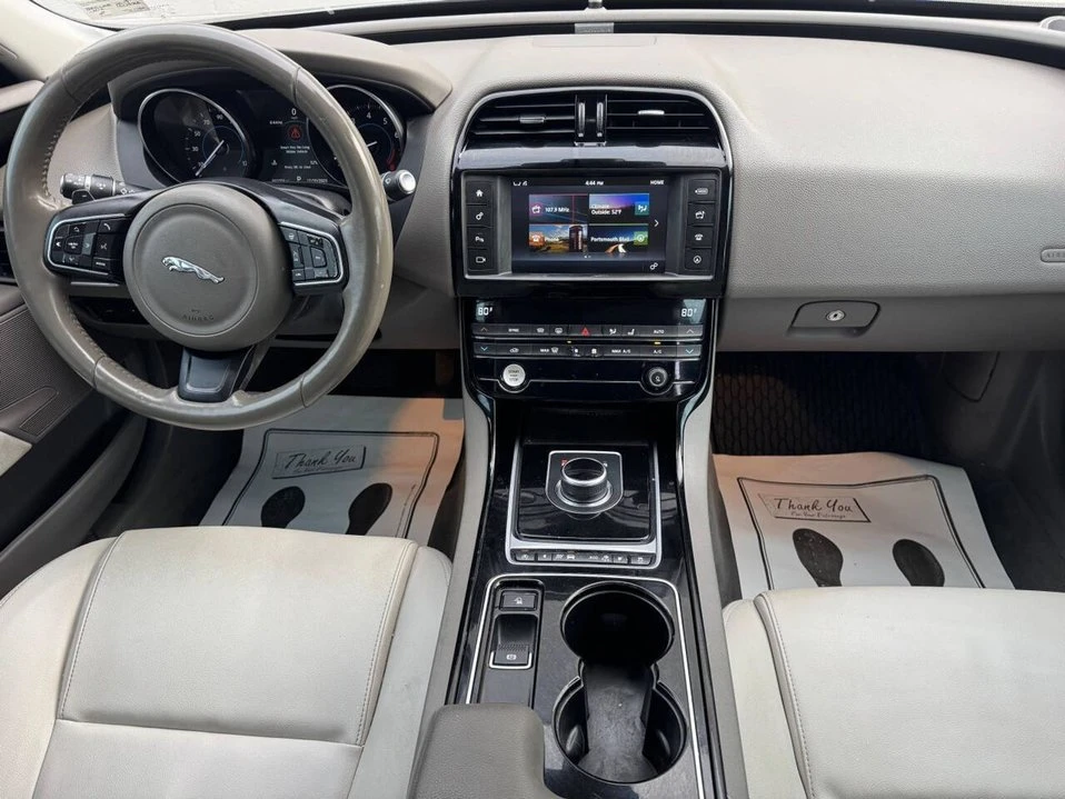 2017 Jaguar XE - Image 15 of 20