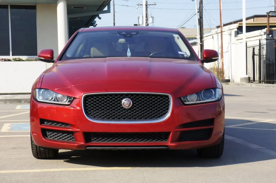 2017 Jaguar XE - Image 3 of 20