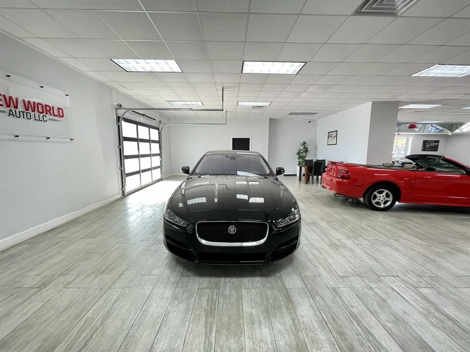 2017 Jaguar XE - Image 6 of 18