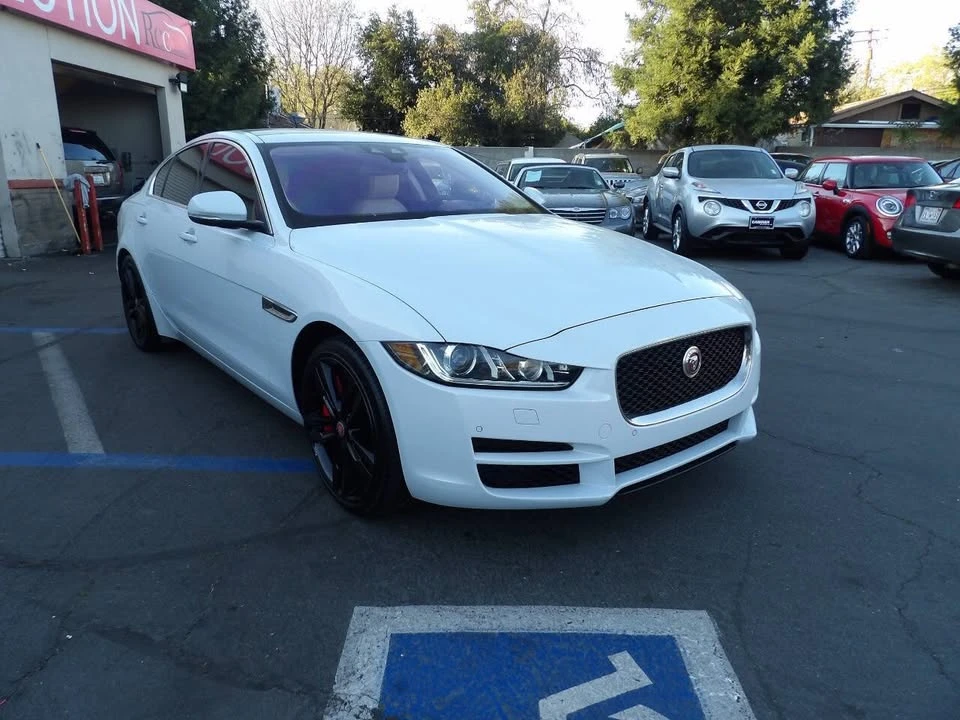 2017 Jaguar XE - Image 2 of 16