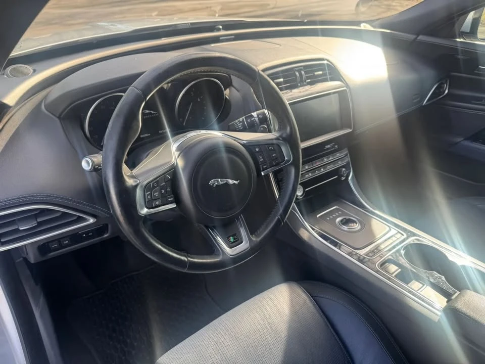 2017 Jaguar XE - Image 20 of 20