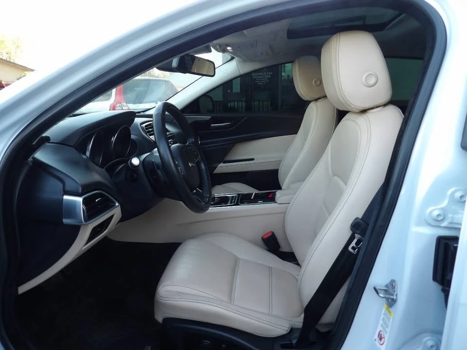 2017 Jaguar XE - Image 9 of 16