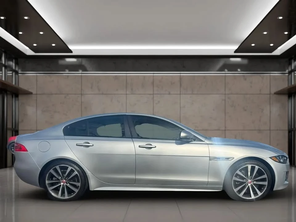 2017 Jaguar XE - Image 7 of 20