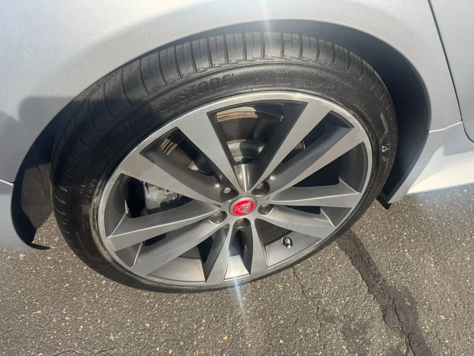 2017 Jaguar XE - Image 12 of 20