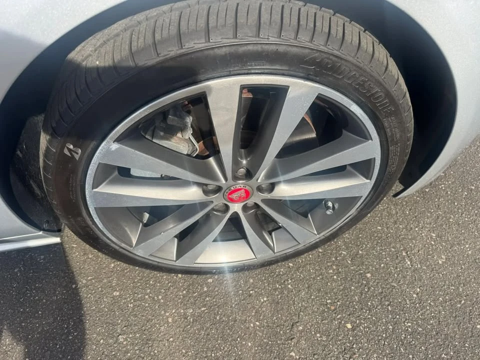 2017 Jaguar XE - Image 13 of 20
