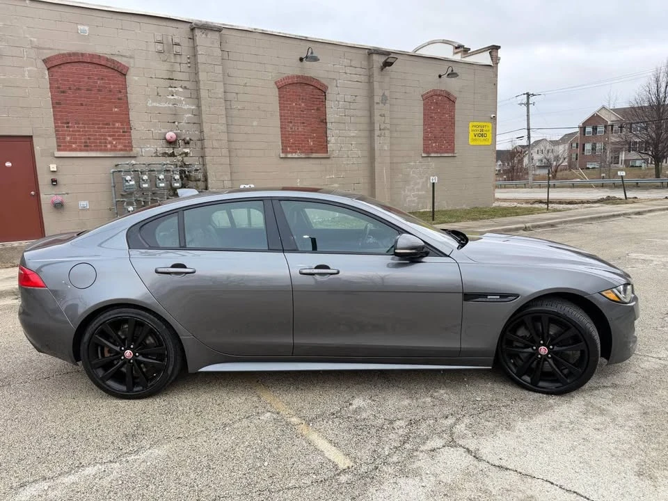 2017 Jaguar XE - Image 4 of 19