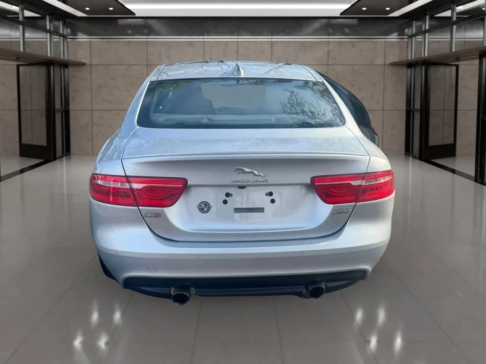 2017 Jaguar XE - Image 8 of 20