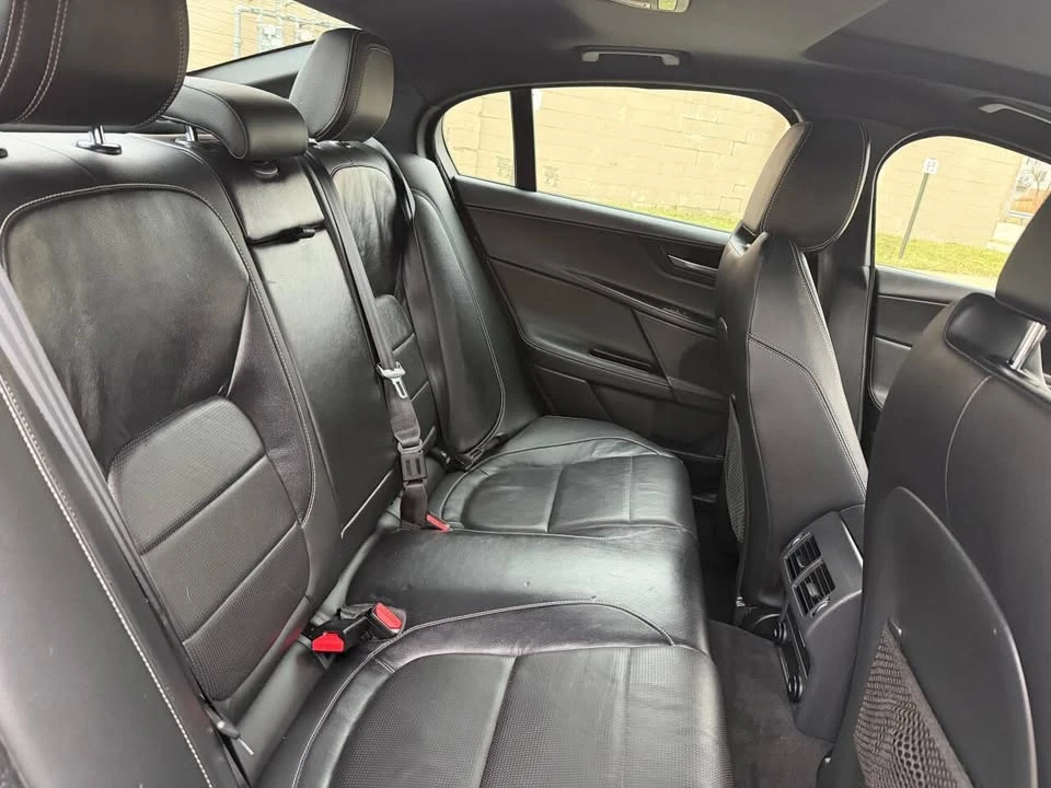 2017 Jaguar XE - Image 16 of 19