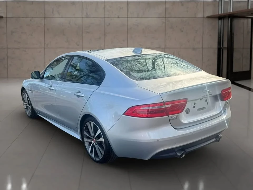 2017 Jaguar XE - Image 4 of 20
