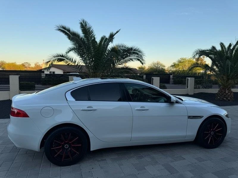 2017 Jaguar XE - Image 7 of 20