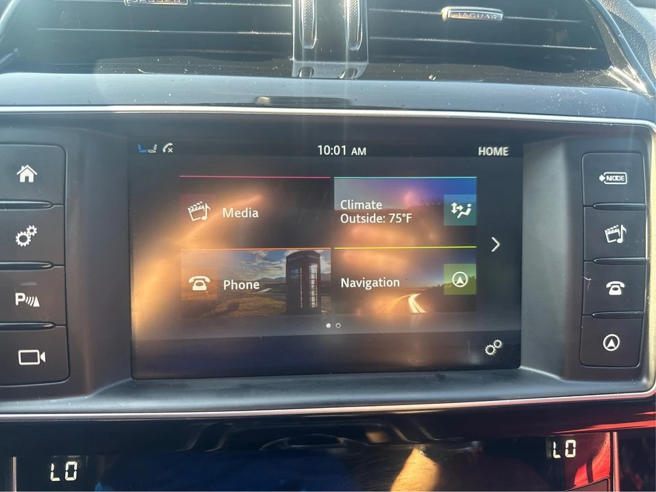 2017 Jaguar XE - Image 14 of 21