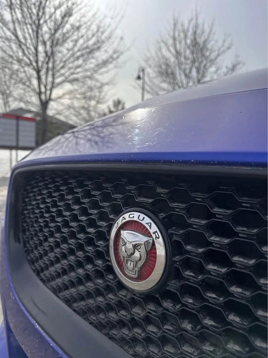 2017 Jaguar XE - Image 18 of 18