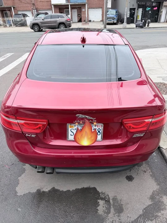 2017 Jaguar XE - Image 3 of 12