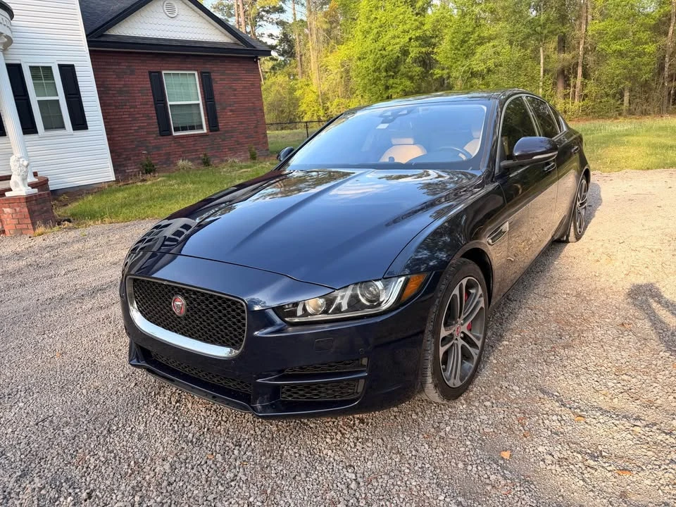 2017 Jaguar XE - Image 2 of 12