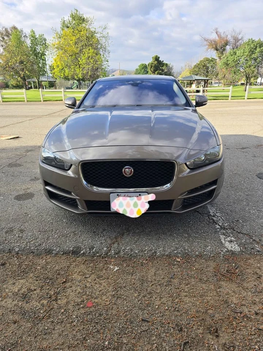 2017 Jaguar XE - Image 4 of 12