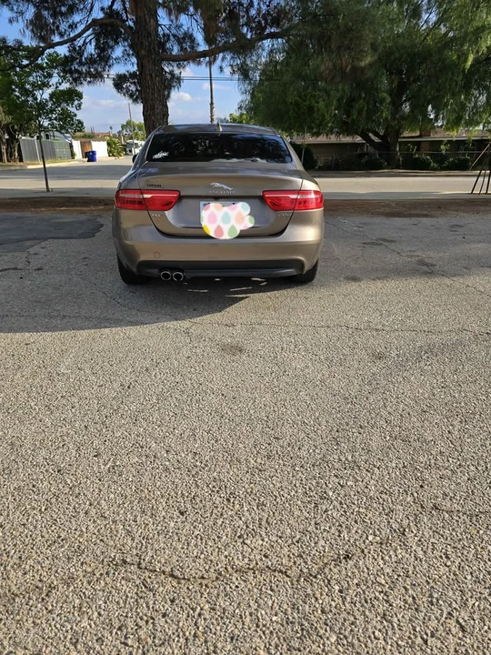 2017 Jaguar XE - Image 2 of 12