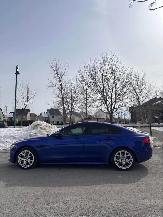 2017 Jaguar XE - Image 8 of 18