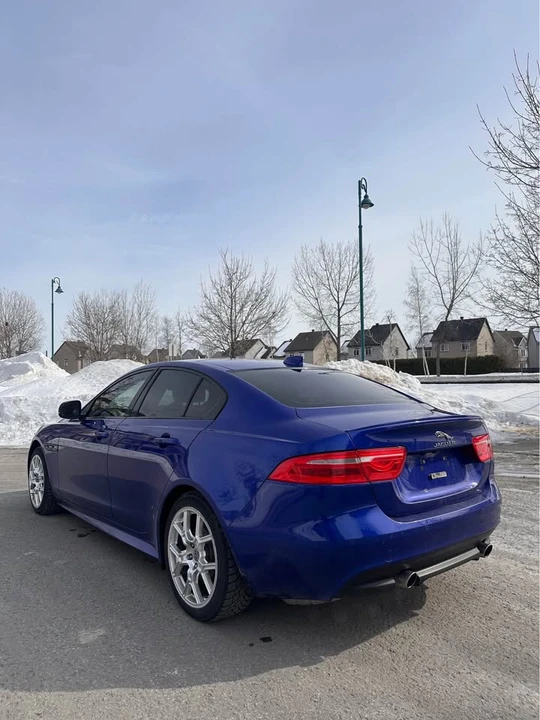 2017 Jaguar XE - Image 10 of 18