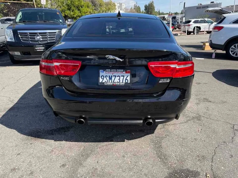 2017 Jaguar XE - Image 5 of 20
