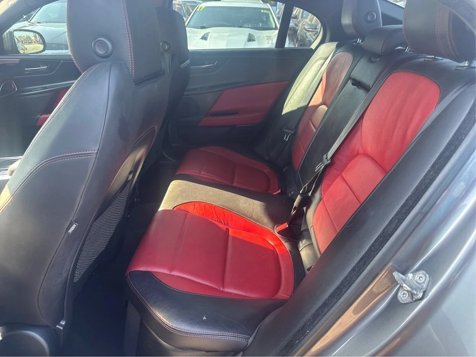 2017 Jaguar XE - Image 11 of 21