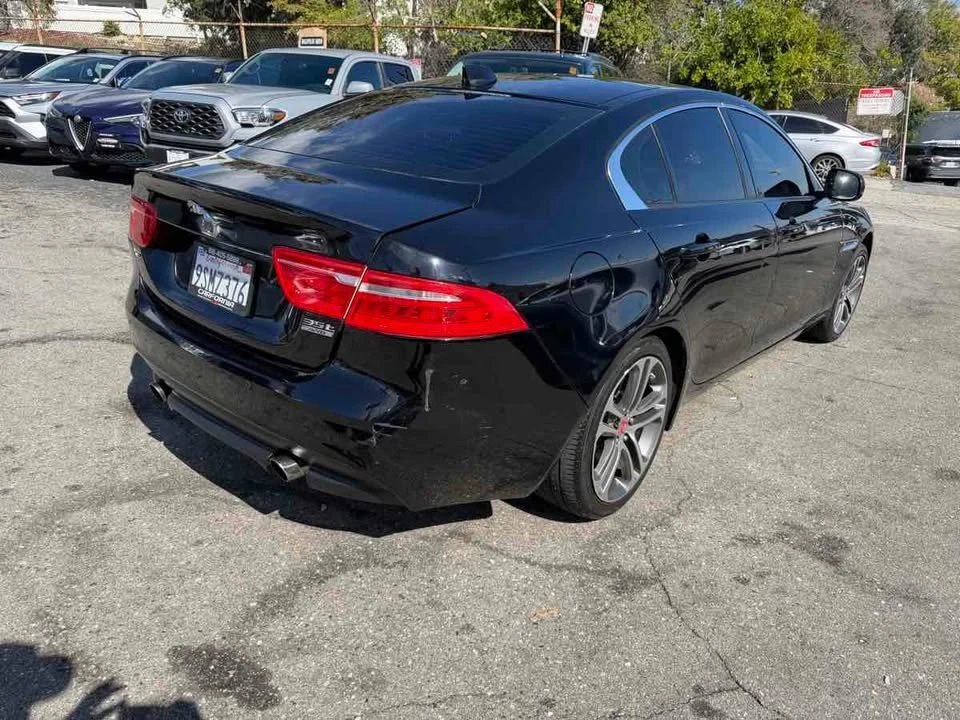 2017 Jaguar XE - Image 4 of 20