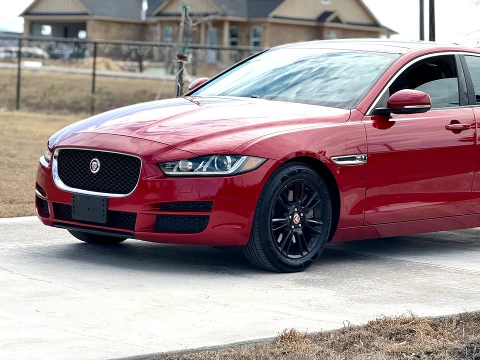 2017 Jaguar XE - Image 2 of 20