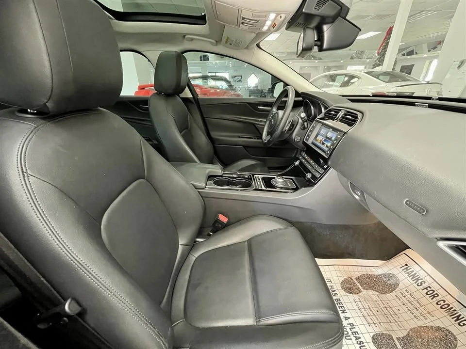 2017 Jaguar XE - Image 18 of 20