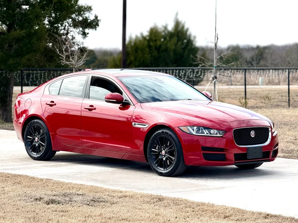 2017 Jaguar XE - Image 5 of 20