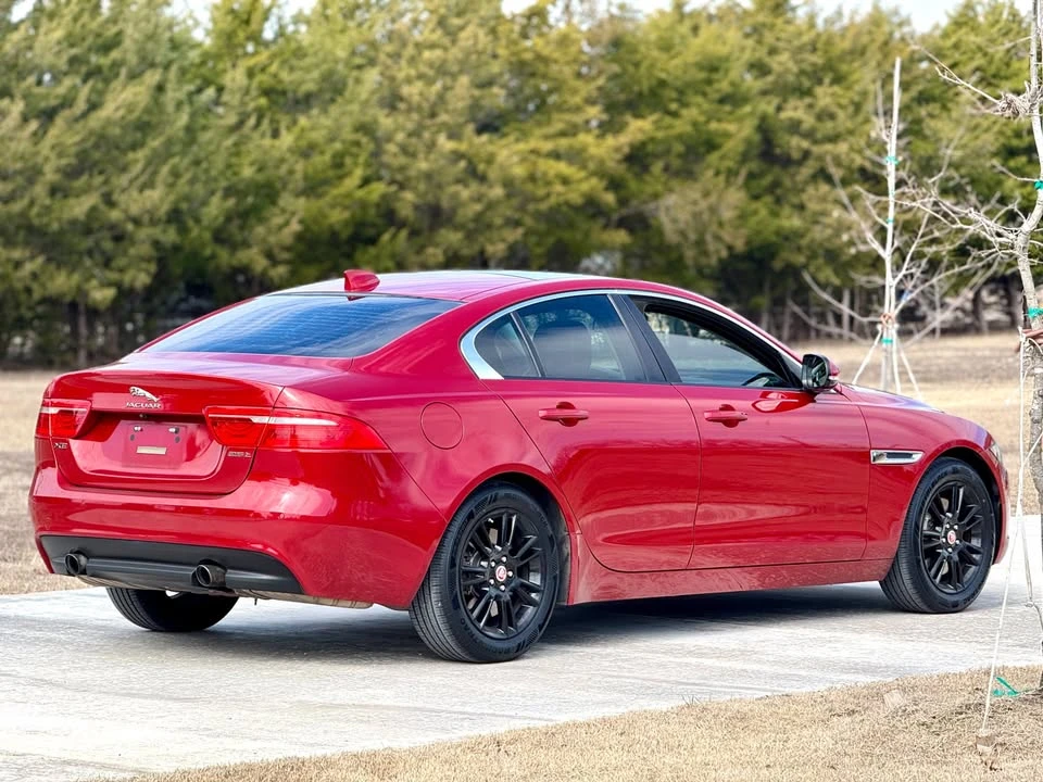 2017 Jaguar XE - Image 8 of 20