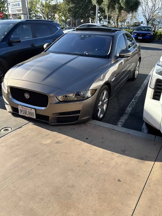 2017 Jaguar XE - Image 12 of 12