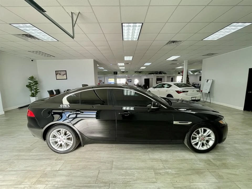 2017 Jaguar XE - Image 6 of 20