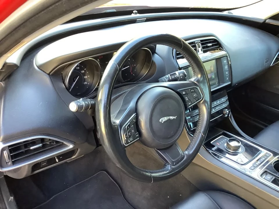 2017 Jaguar XE - Image 13 of 20