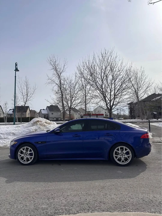 2017 Jaguar XE - Image 8 of 18