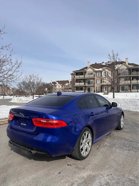 2017 Jaguar XE - Image 2 of 18