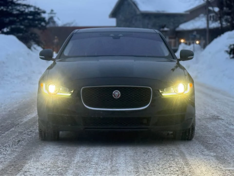 2017 Jaguar XE - Image 5 of 20