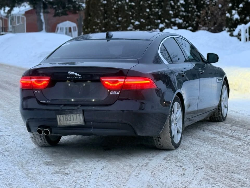 2017 Jaguar XE - Image 4 of 20