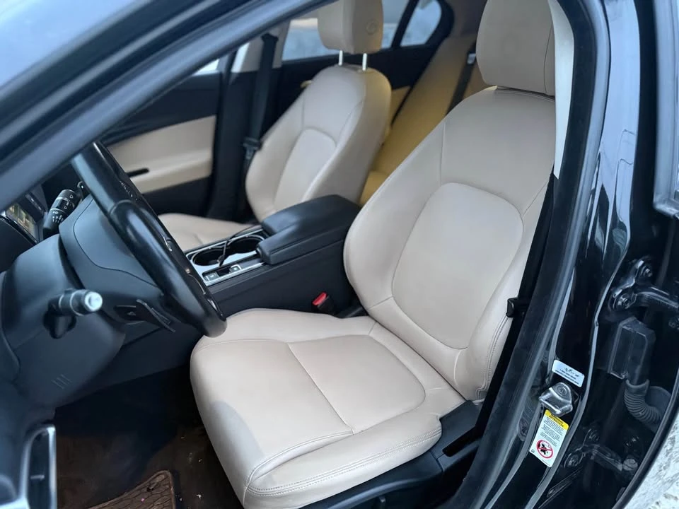 2017 Jaguar XE - Image 13 of 20