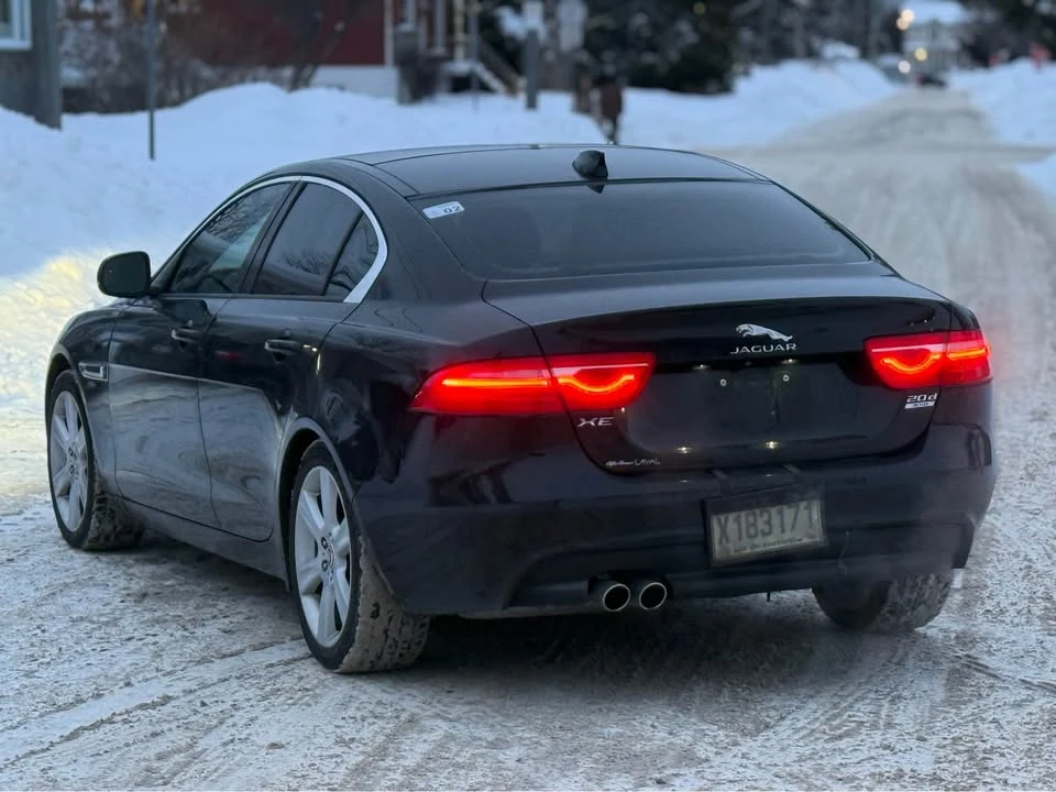 2017 Jaguar XE - Image 2 of 20