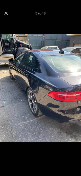 2017 Jaguar XE - Image 5 of 8