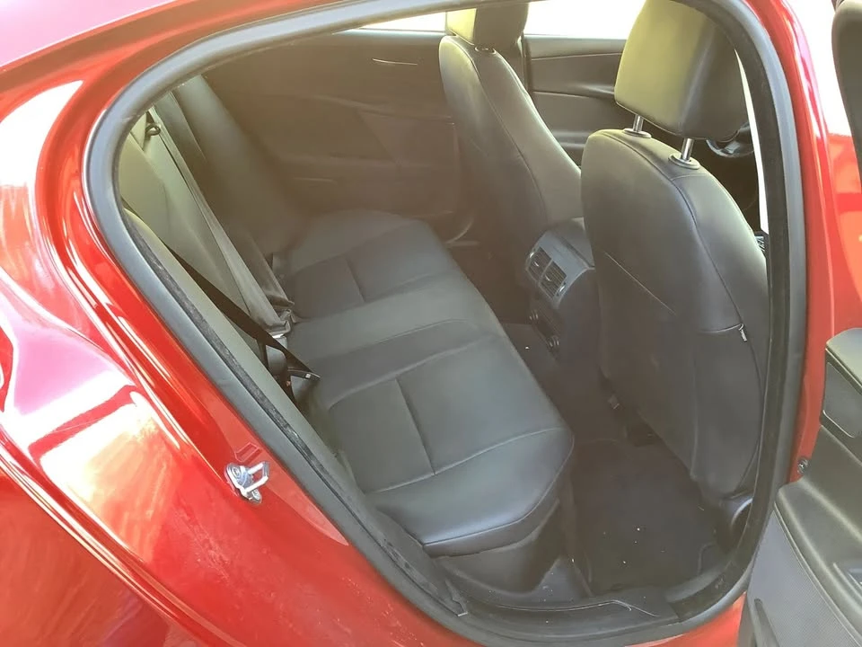 2017 Jaguar XE - Image 18 of 20