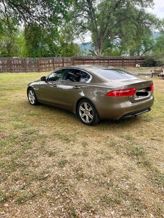 2017 Jaguar XE - Image 2 of 6