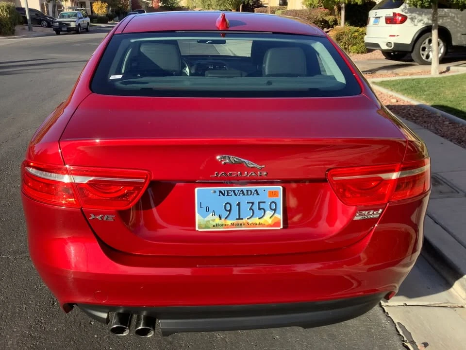 2017 Jaguar XE - Image 5 of 20