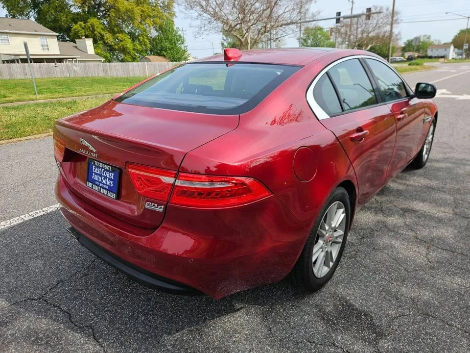 2017 Jaguar XE - Image 6 of 20