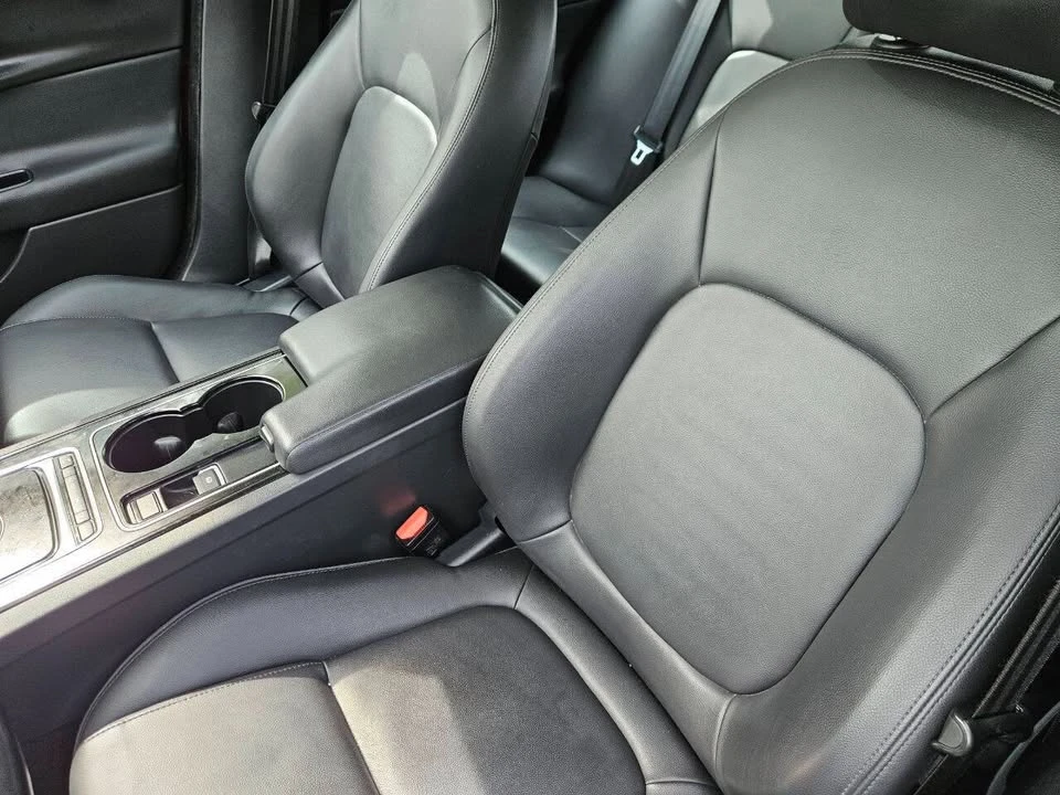 2017 Jaguar XE - Image 12 of 20